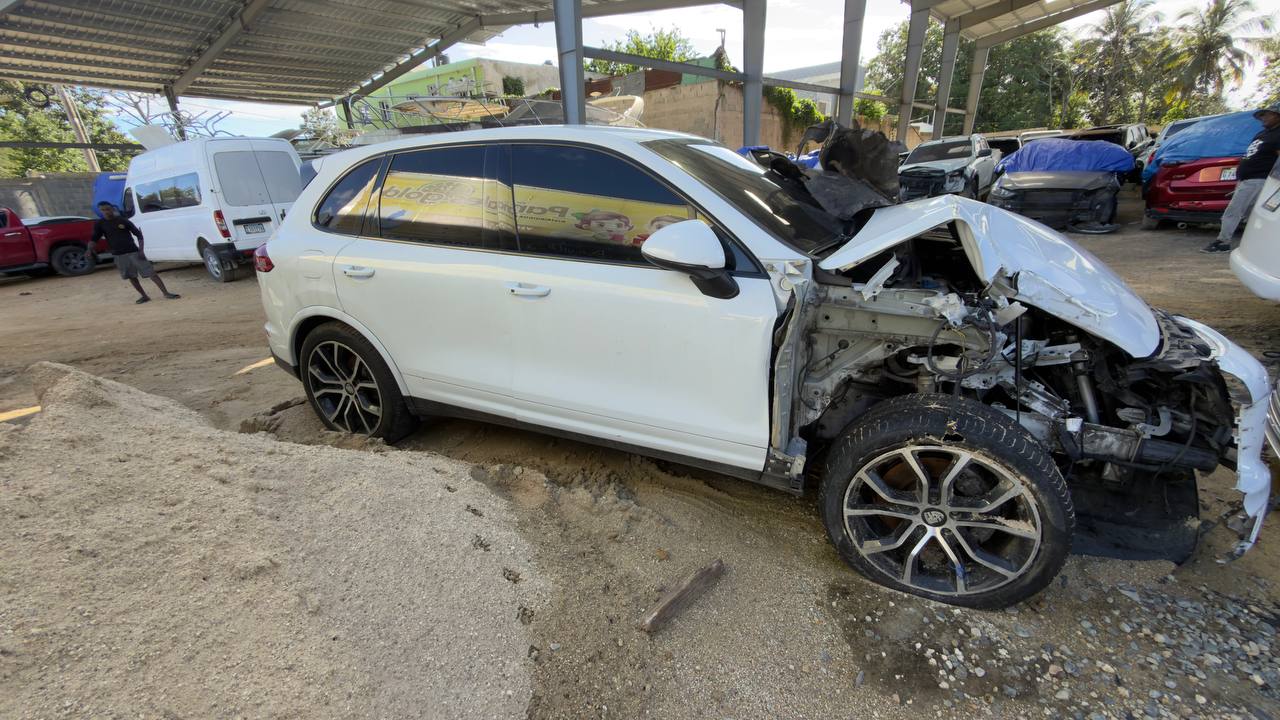 PORSCHE CAYENNE PLATINUM 4WD
